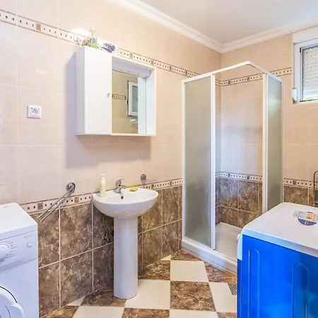 Leonardo Apartment