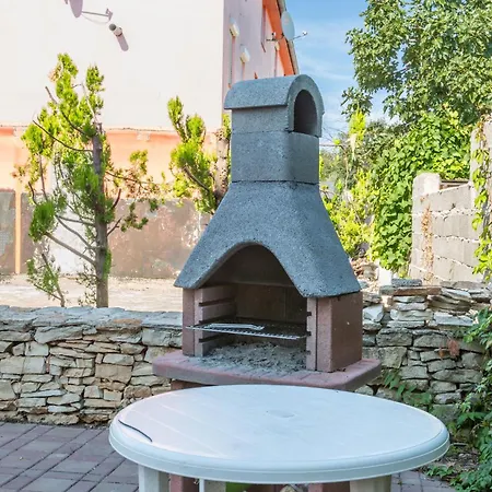 Leonardo Apartment